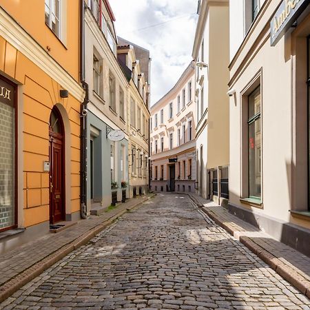 Stylish Old Town Apartment On Mucenieku Street Riga Exterior foto